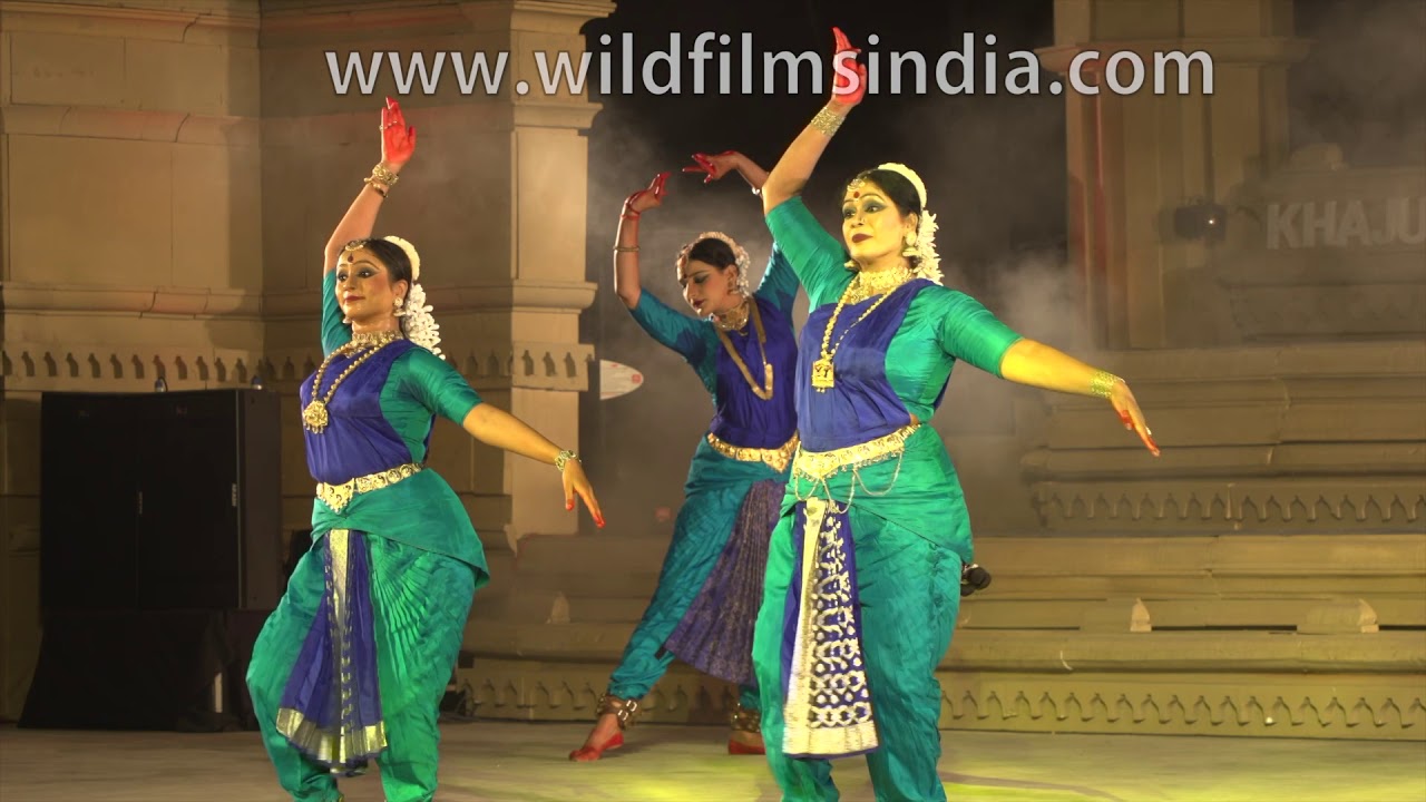 Bharatnatyam womens' dance group at Khajuraho Dance Festival 2020