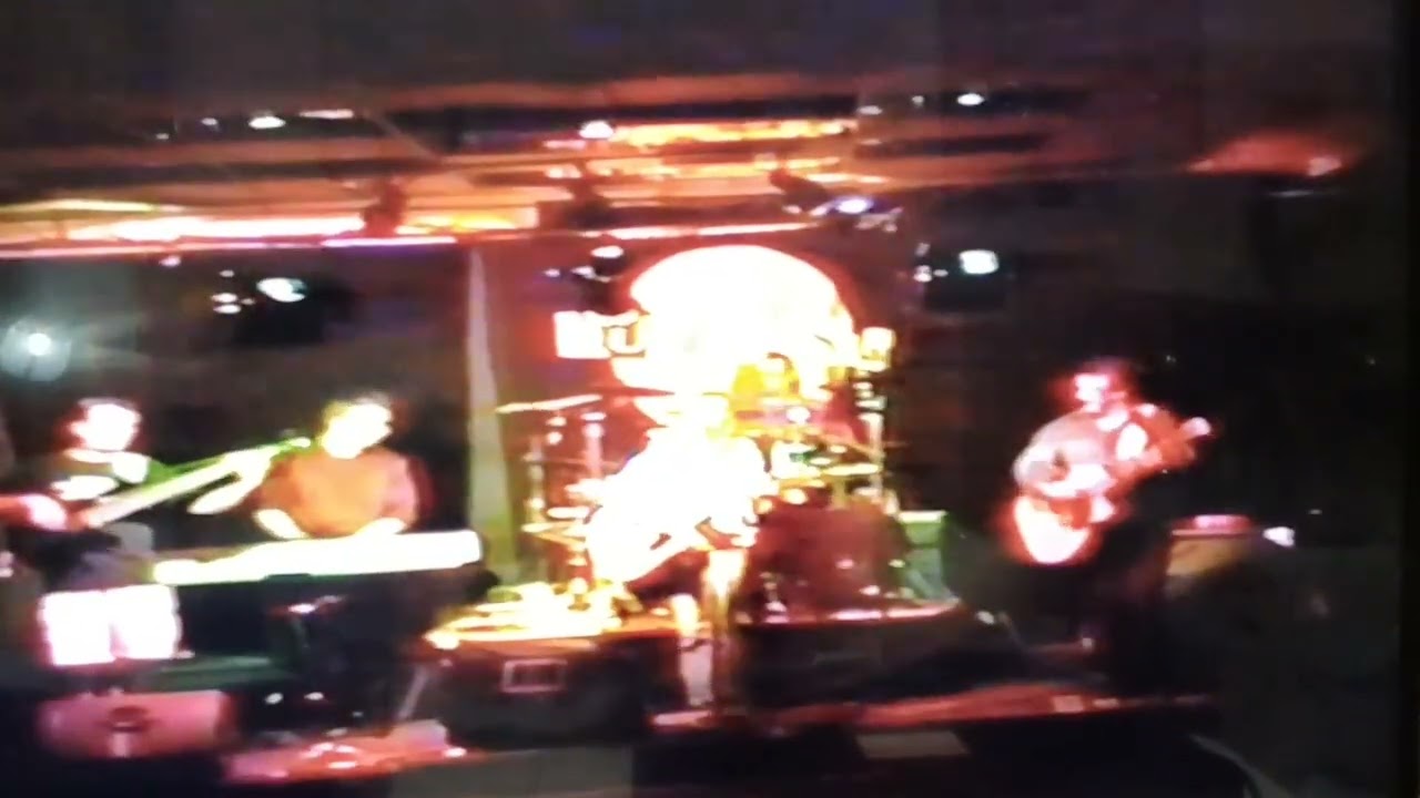 Melody singing Sunny Came Home. Luna Sea,  blurry but still fun to listen to 