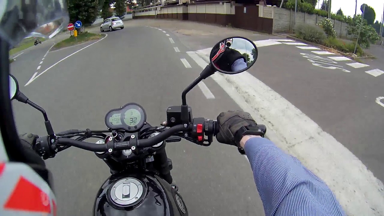 Breve prova casuale di Benelli BN302-Leoncino e Suzuki SV650
