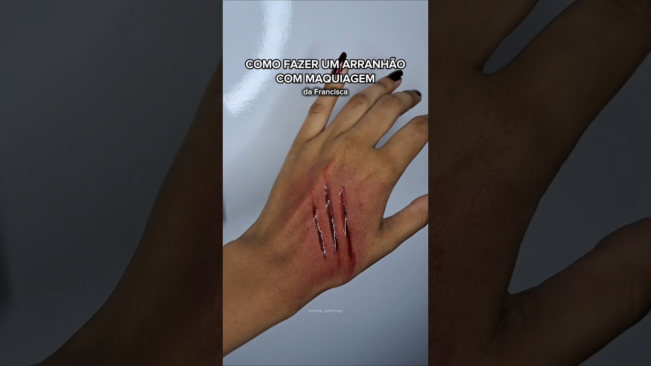 Como fazer um arranh&atilde;o com giz de cera e Maquiagem 💄🎃🩸👻 #halloween #halloweenmakeup