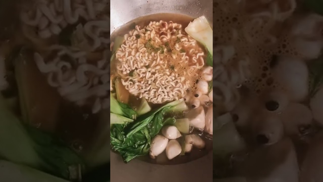 #korean pulmuone mild ramen 🍜 with mushrooms and bokchoy #banana orange purple orange juice