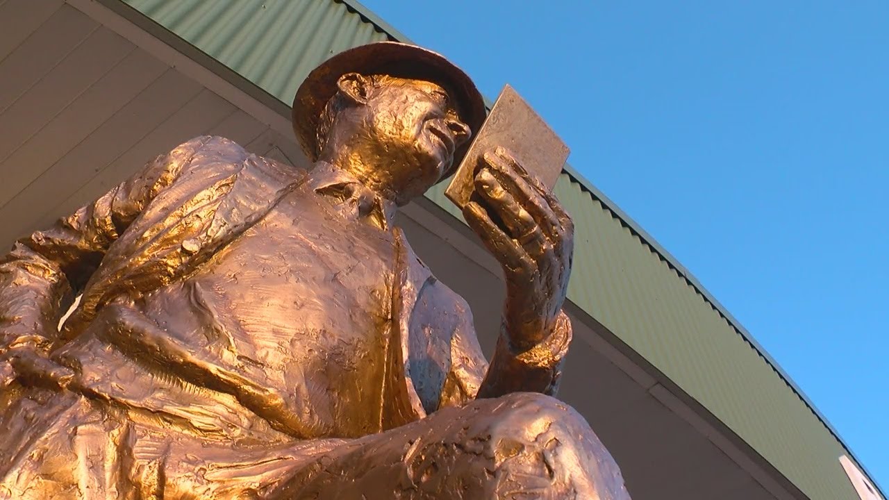Honoring Edina Hockey Coach Willard Ikola