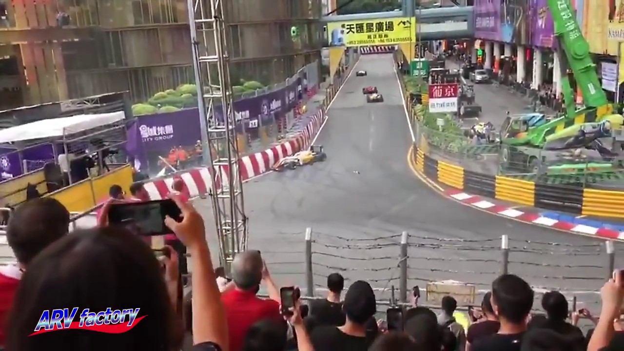 Sophia Floersch Big Crash 2018 F3 Macau GP