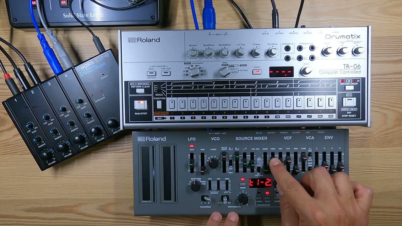 Roland TR 06 & Roland SH 01A