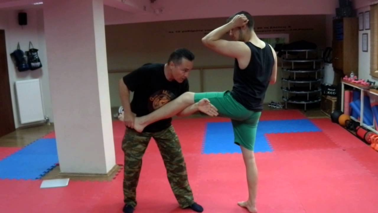 ancient Greek pankration techniques representation of vase picture