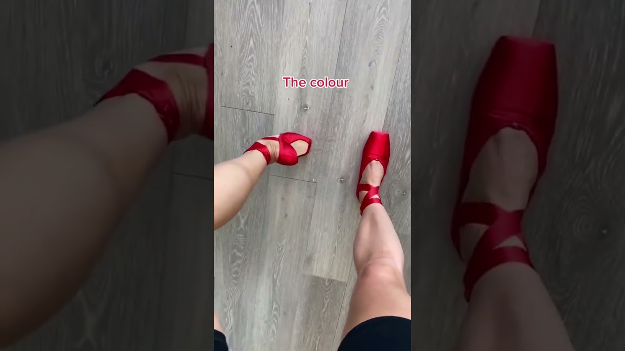 Love the color! How about you guys? 🩰 Credits to DEAN WORLD claudiadeanworld #pointeshoes