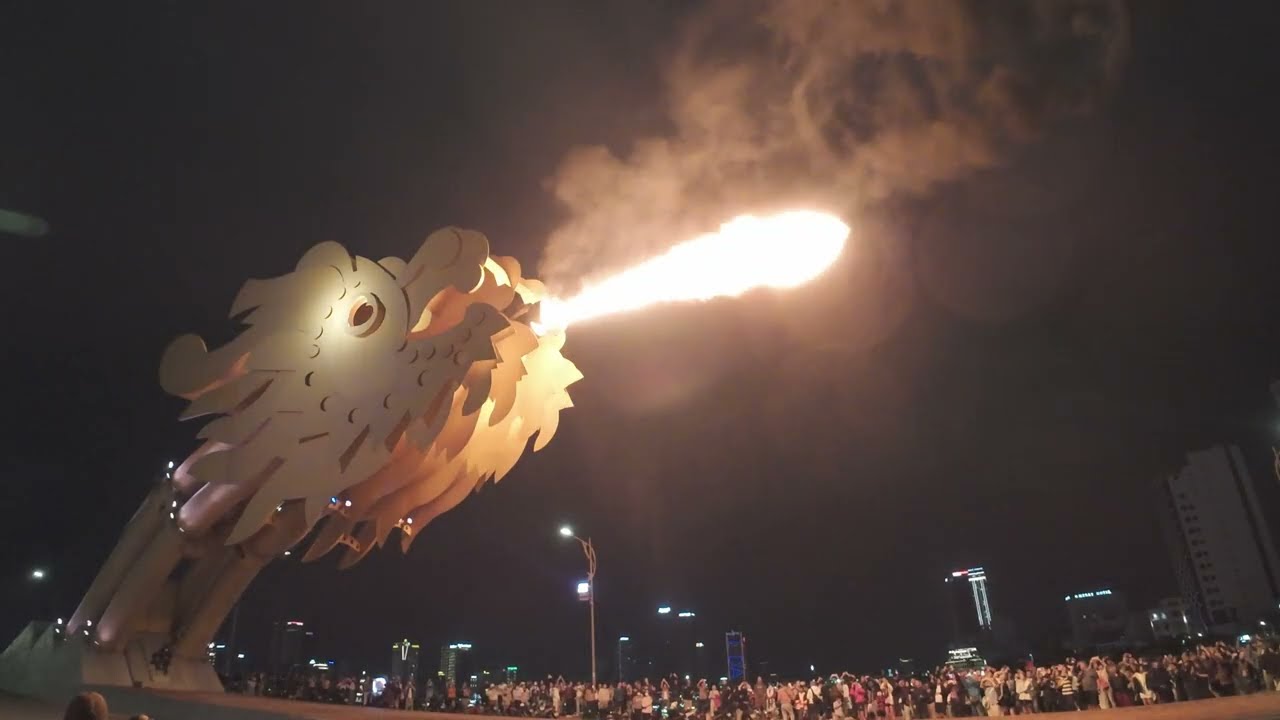 [4k] Dragon Bridge Da Nang fire and water show
