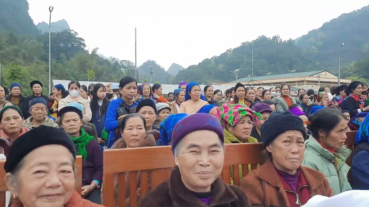 Mừng lễ hội lồng thổng nà pheo xả độc lậpban thể hiện rất hay.
