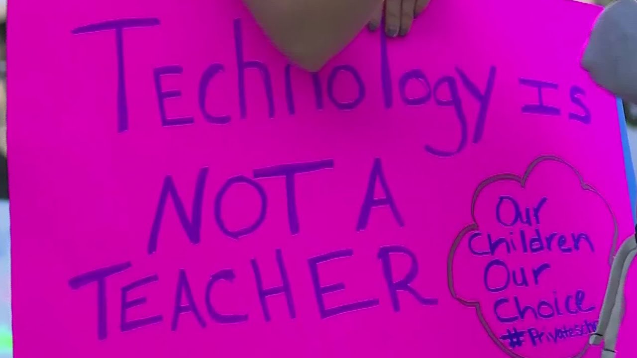 Hundreds gather in Salem for 'Open Oregon Schools' rally