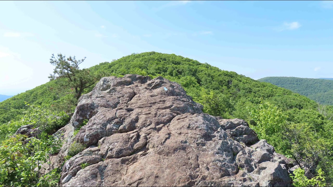 Bearfence Mountain - Shenandoah National Park