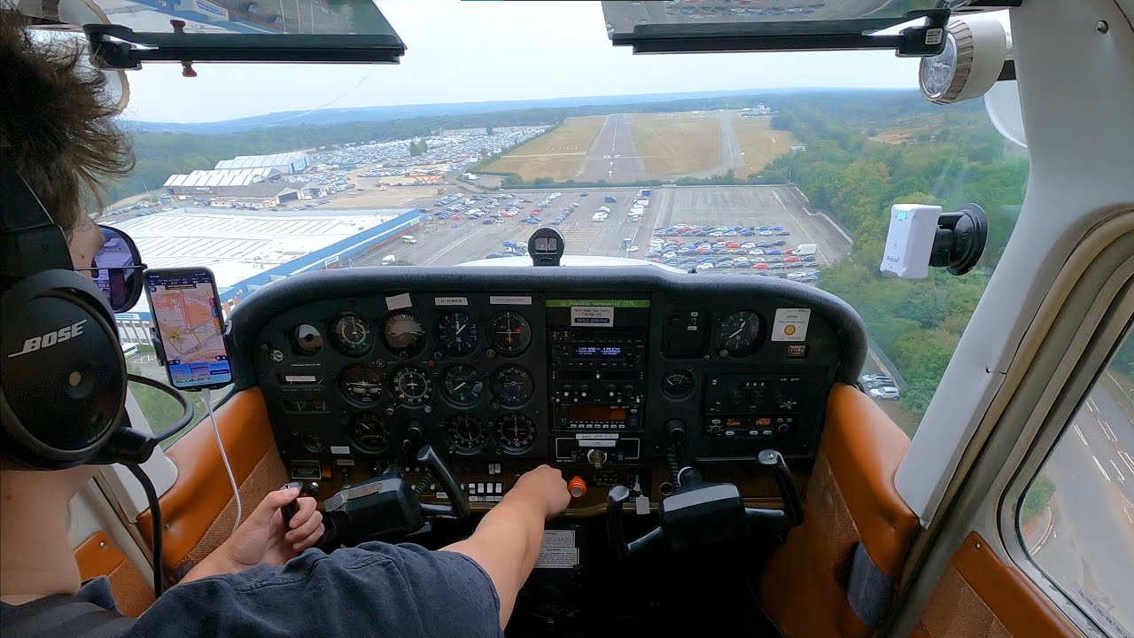 Heathrow zone transit! North Weald to Blackbushe in a Cessna 172