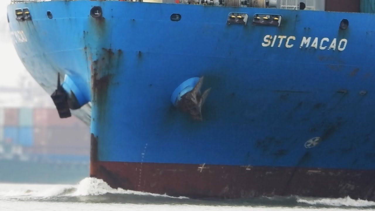 Non Stop Logistics: The Unending Flow of Container Ships at the Port
