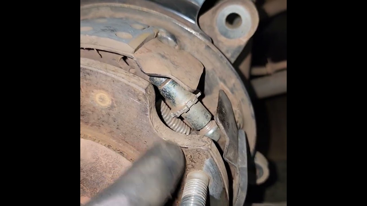 Como regular o freio de mão no Kia Sorento (primeira geração)