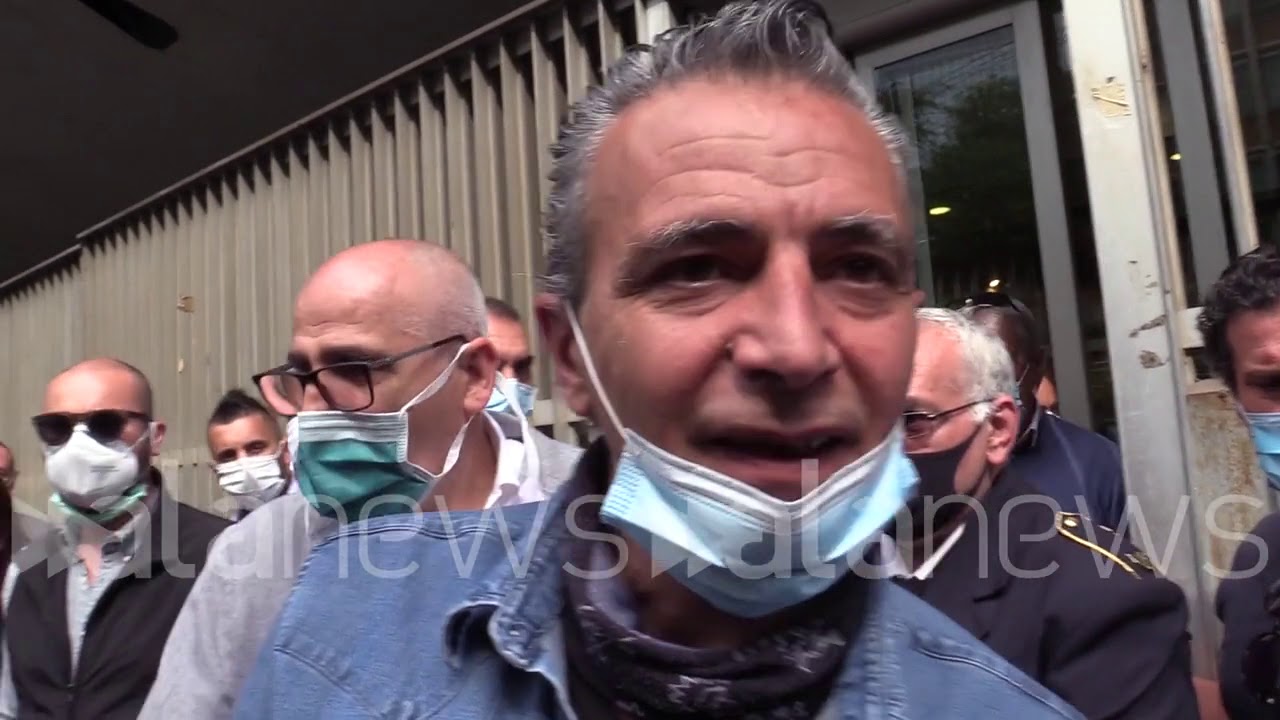 Milano, protesta dei tassisti: 