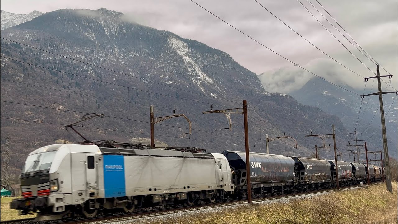 #450# TRENI MERCI - Vectron Railpool al gancio per le tramoggione VTG/Nacco destinate a GRZO! 