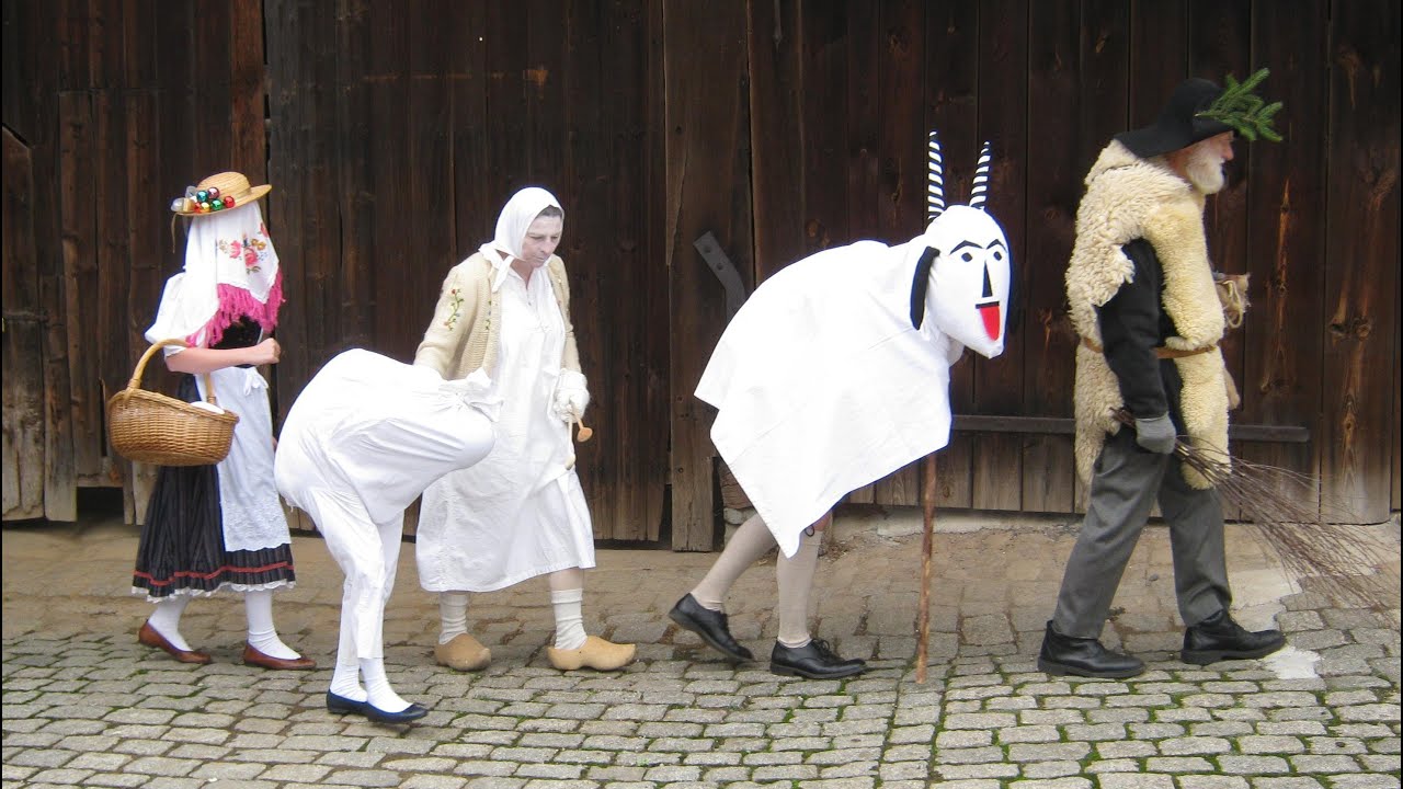 Maibaum, Weihnachtsbaum und die Odenwälder Weihnacht