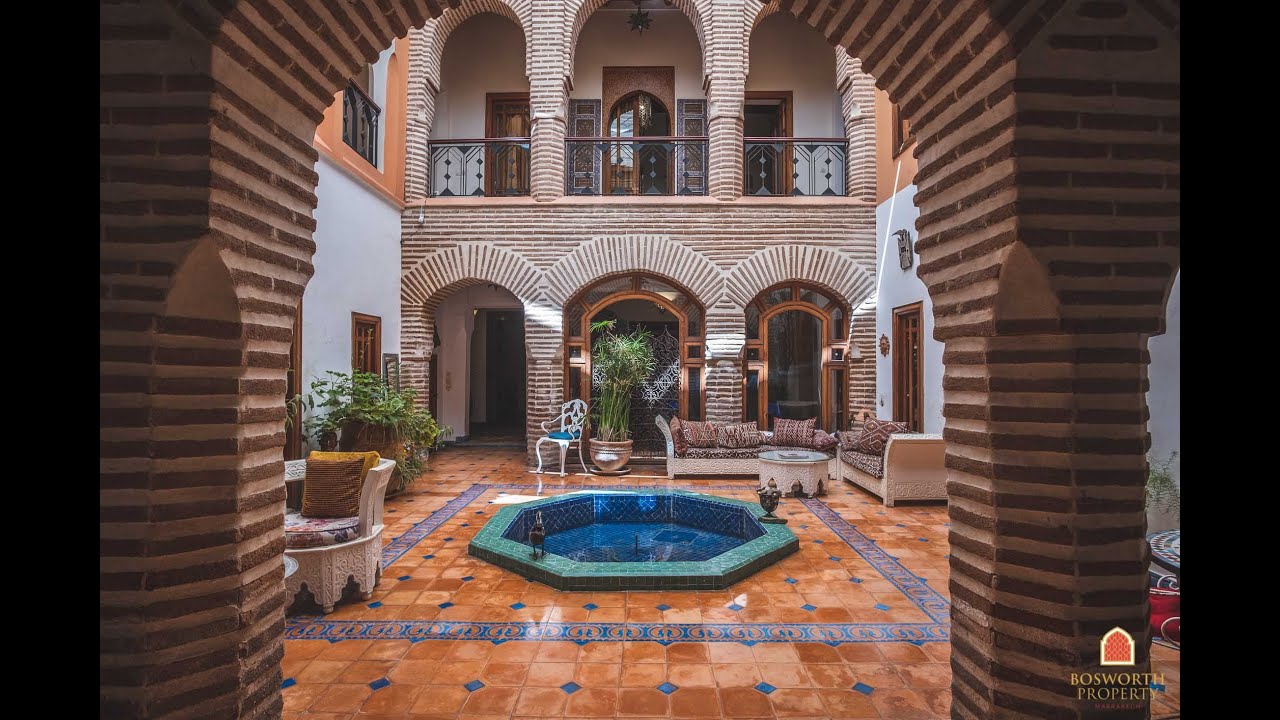 Superb Historic 6 room Spice Market Riad Guesthouse at a great price!