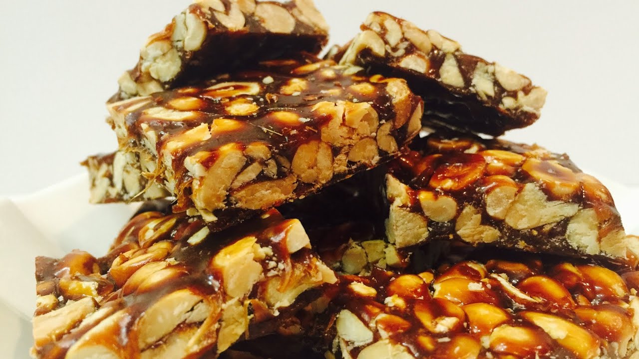 Peanut Brittle made with Jaggery Chicki/Jugu Paak/moongfali chikki with Raihana's Cuisines