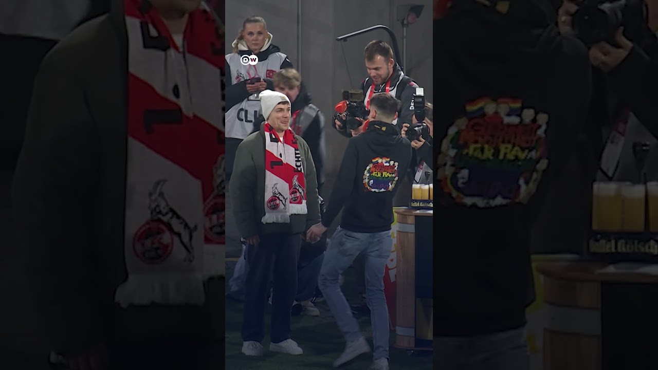 Pedido de casamento gay em est&aacute;dio de futebol na Alemanha - #shorts