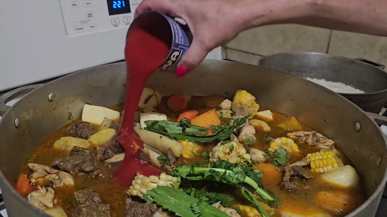 sancocho de pollo y res