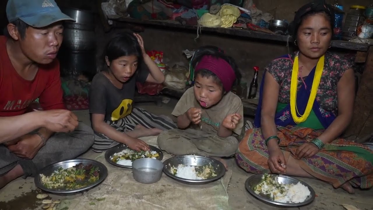 Oganic village life || Cooking green vegetables and potatoes in the village