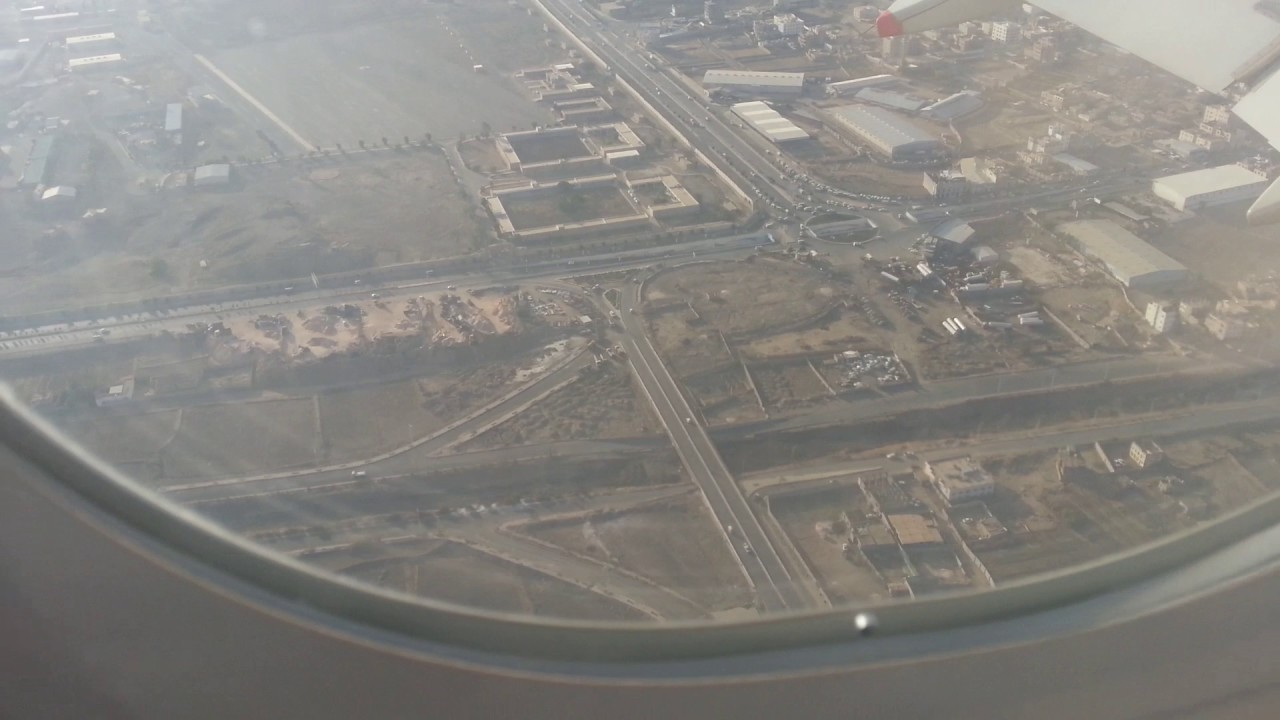الهبوط  في مطار صنعاء الدولي 23-12-2014