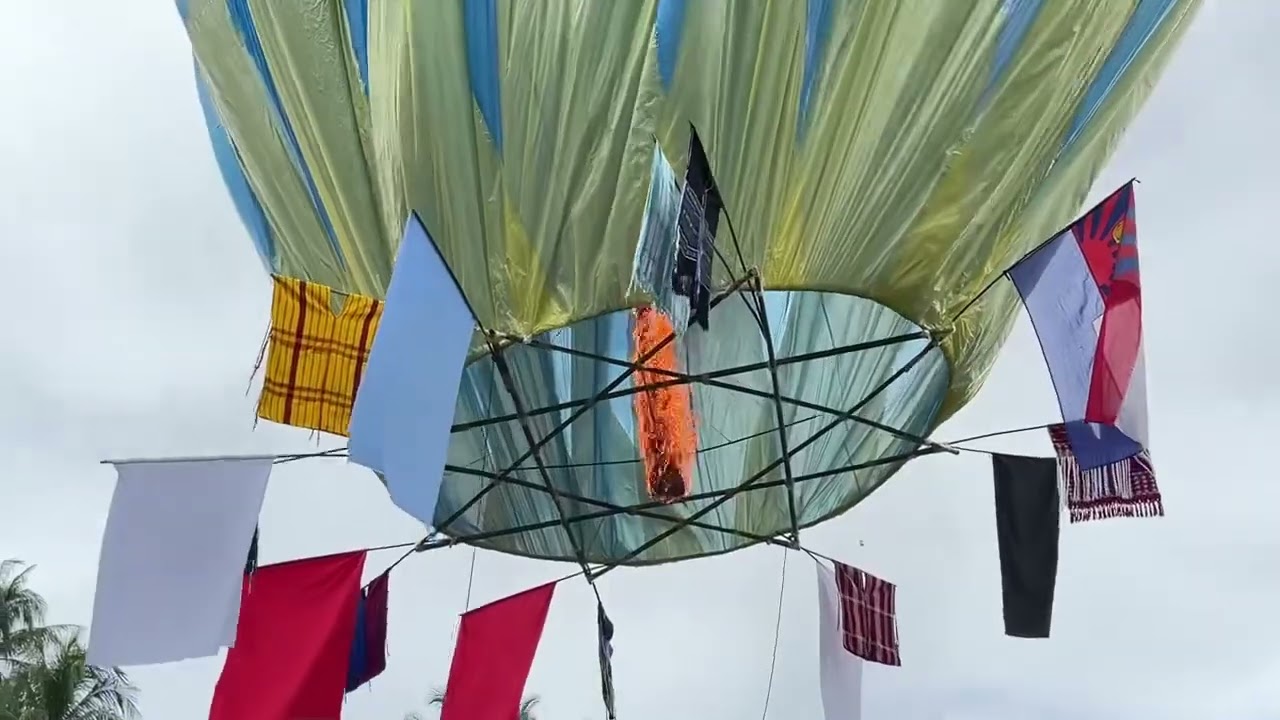 ထော်ရွဲကျေးရွာ စုပေါင်းမဟာဘုံဘထိန် မီးပုံးကြီး 