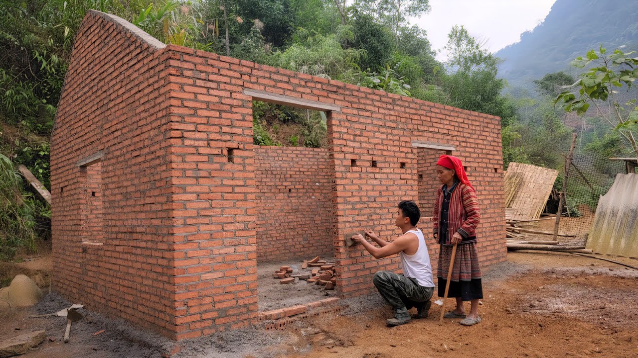 Young CEO Builds Dream Home for Elderly Woman Living Alone - Living Self-sufficiently
