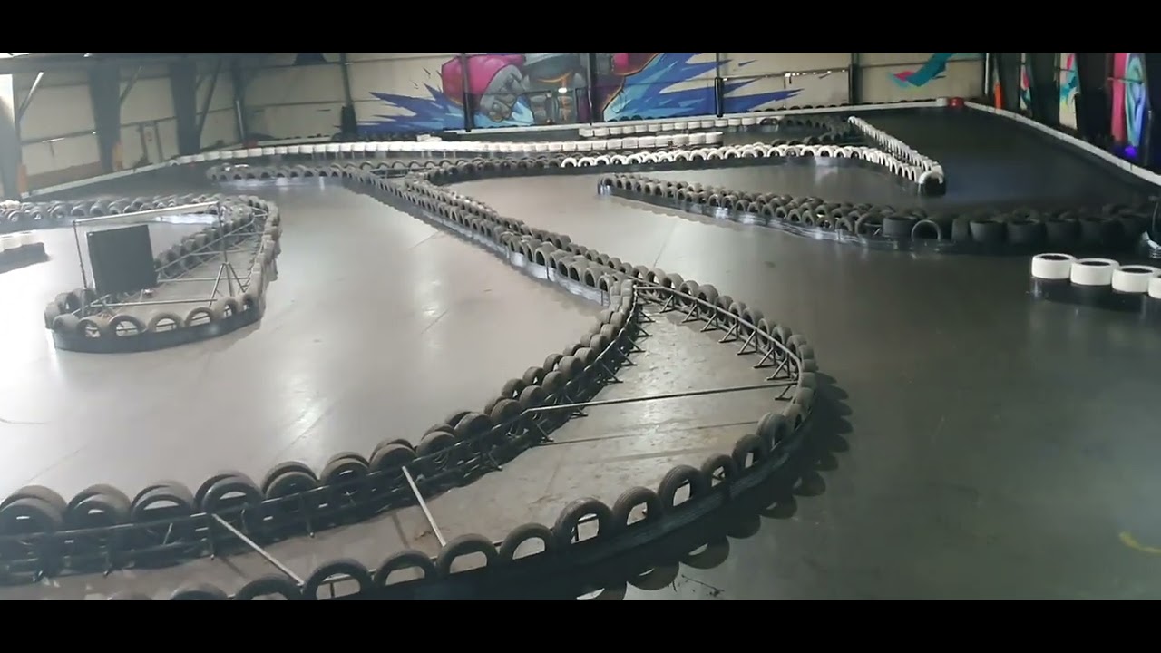 Indoor kart Spielberg - test drive in electrical kart 27s