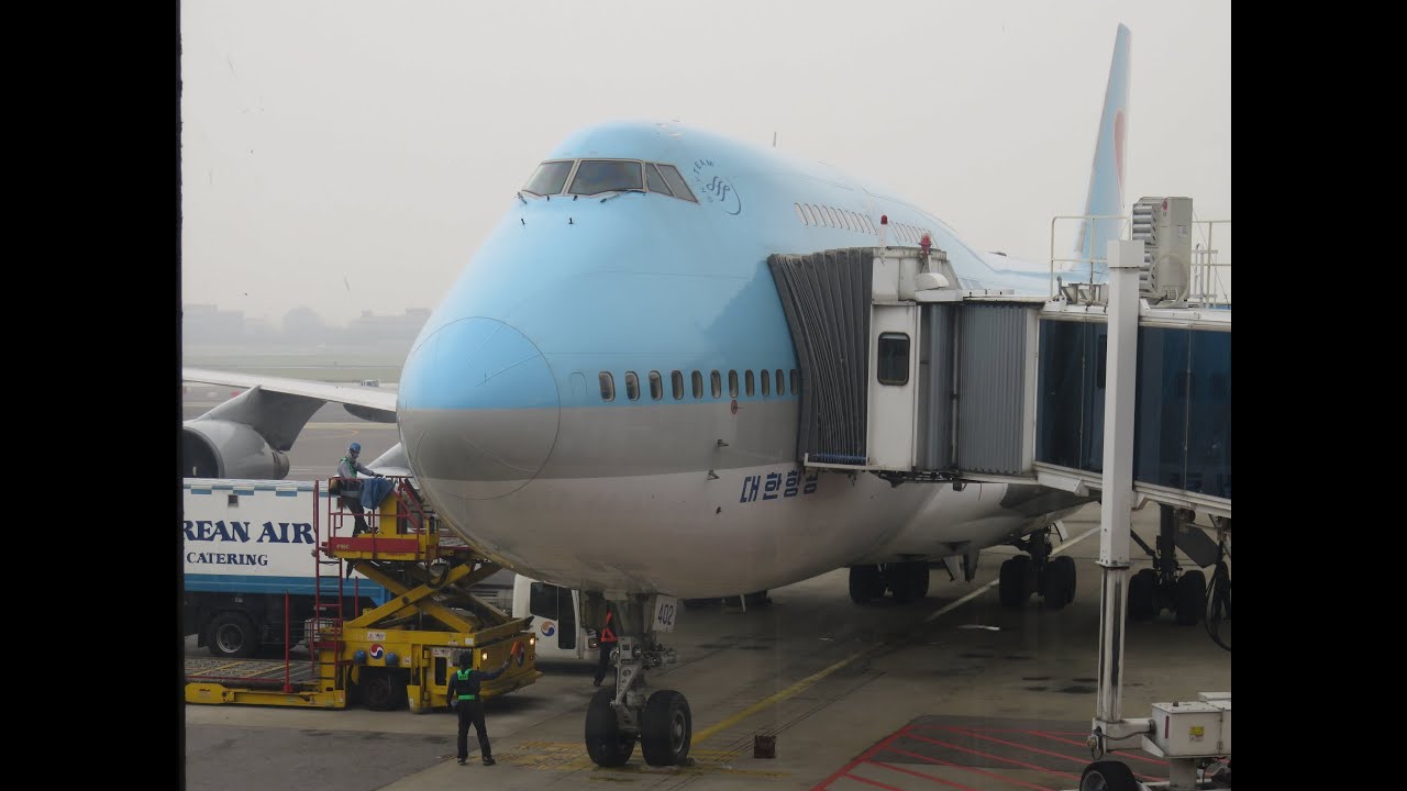 Korean Air 747-4B5 Nose View - Flight from Jeju Int'l (CJU) to Seoul Gimpo (GMP), South Korea