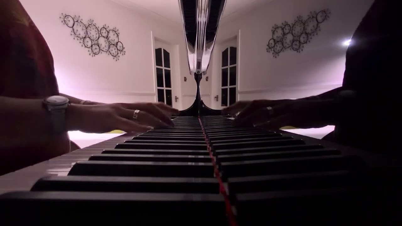 سیاوش قمیشی - قاب شیشه ای - علی بهنام Siavash Ghomeyshi - Ghabe Shisheyi - Piano: Ali Behnam