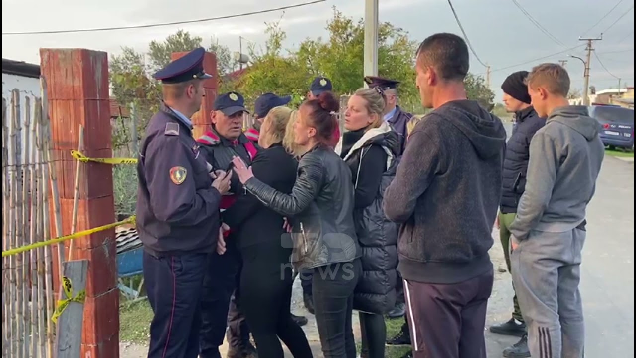 Top News- Fier, nëna e Mateos përplaset me Policinë. S’lejohet të vendosë qirinj në vendin e vrasjes