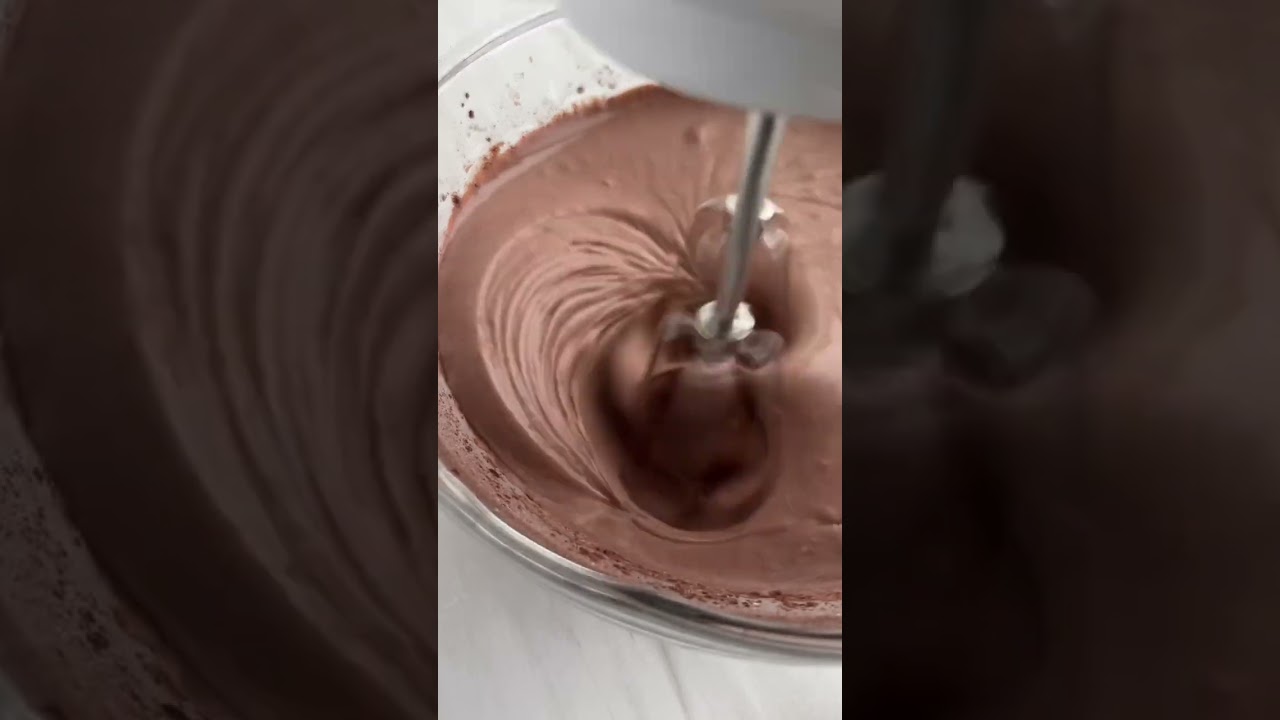Chocolate whipped cream frosting! #frosting #chocolate #whippedcream