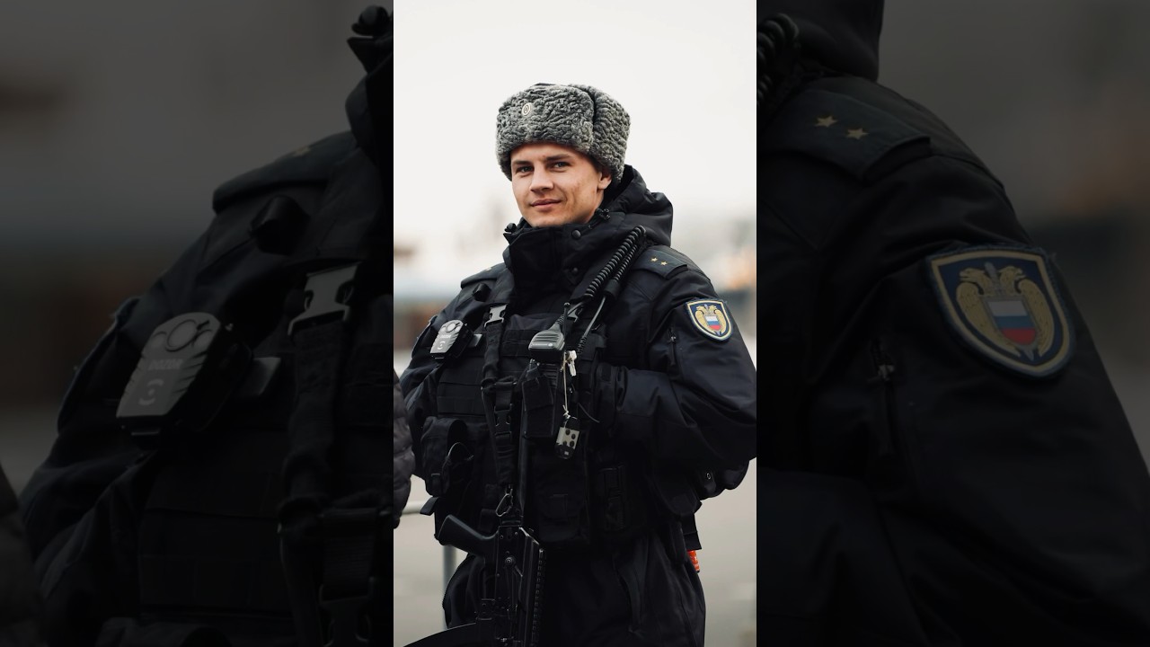 Take a picture beautiful police officer #streetphotography #streetstylephotography