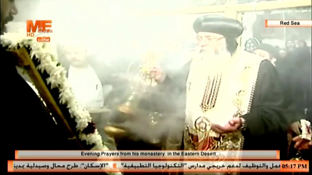 تمجيد ودورة نيافة أنبا أنطونيوس أب الرهبان في صلاة عشية عيد نياحته، من ديره العامر بالبحر الأحمر.