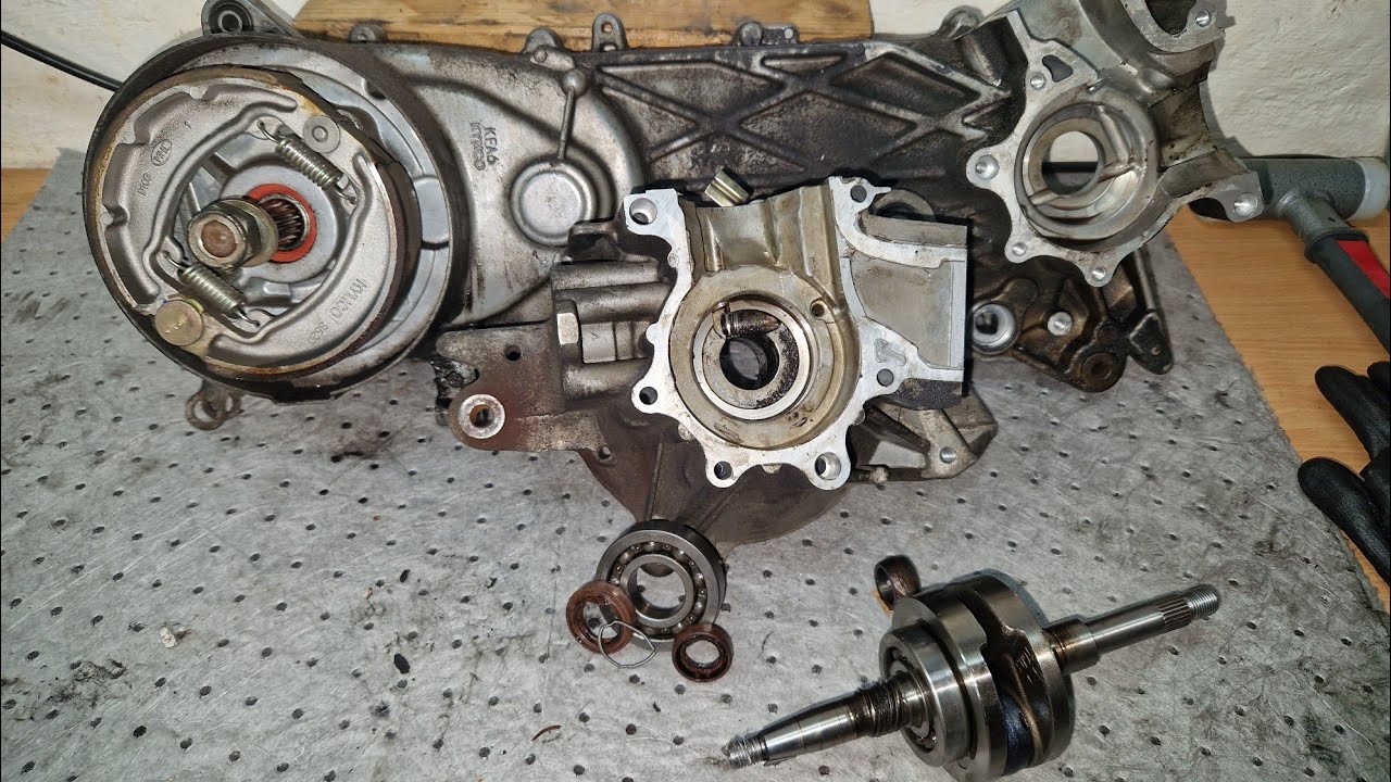 4 Teil / Kurbelwellenschaden Kymco Super 8 Motor ausbauen und zerlegen..