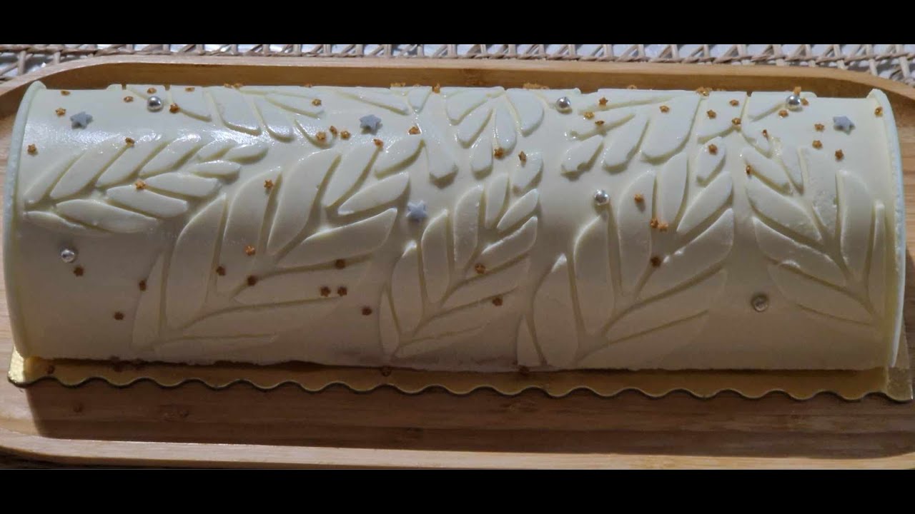 Recette : Bûche Mousse Chocolat Blanc Insert Fruits Rouges