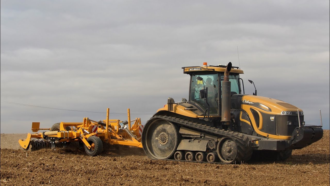 Décompactage avec Challenger MT865C et un Agrisem Cultiplow 8 dents !