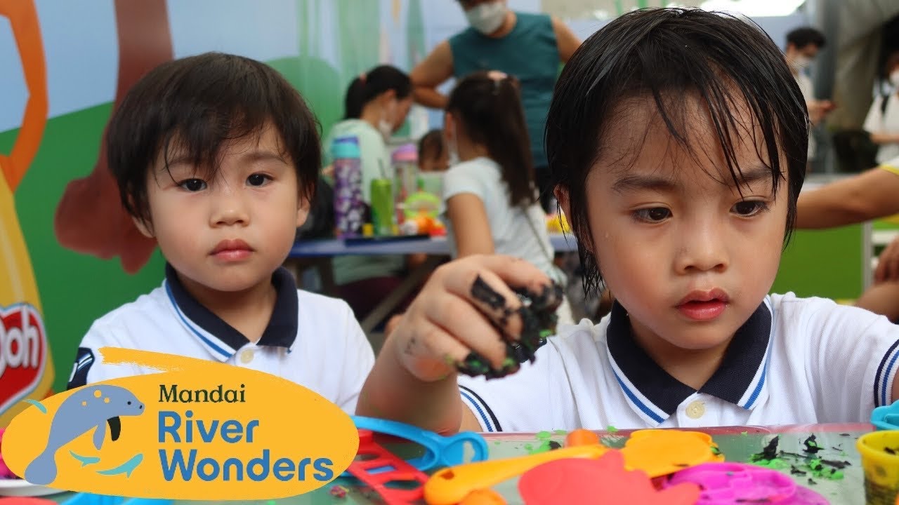 RIVER WONDERS AT SINGAPORE ZOO | FUN WITH PLAY-DOH | ADVENTURES OF JACOB AND JADEN