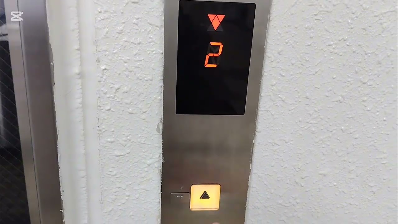 山陽電車別府駅のエレベーター集