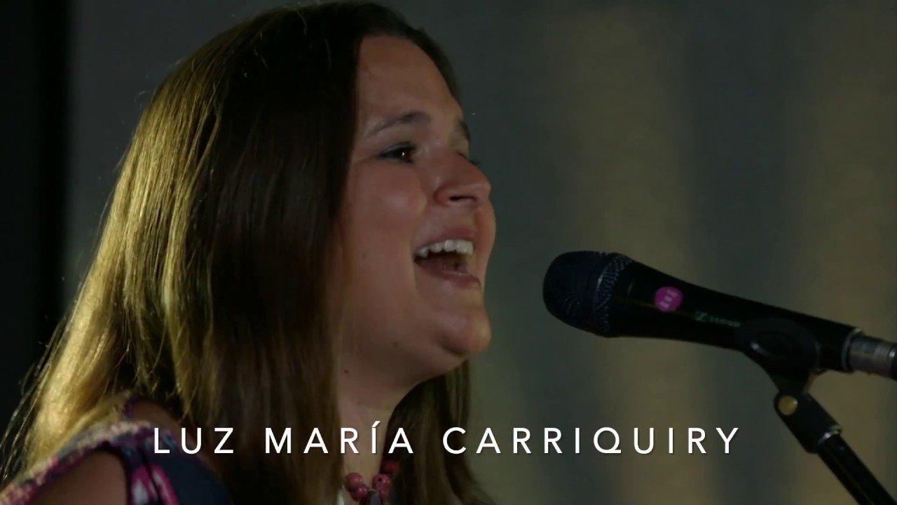 Me asomo - Luz María Carriquiry