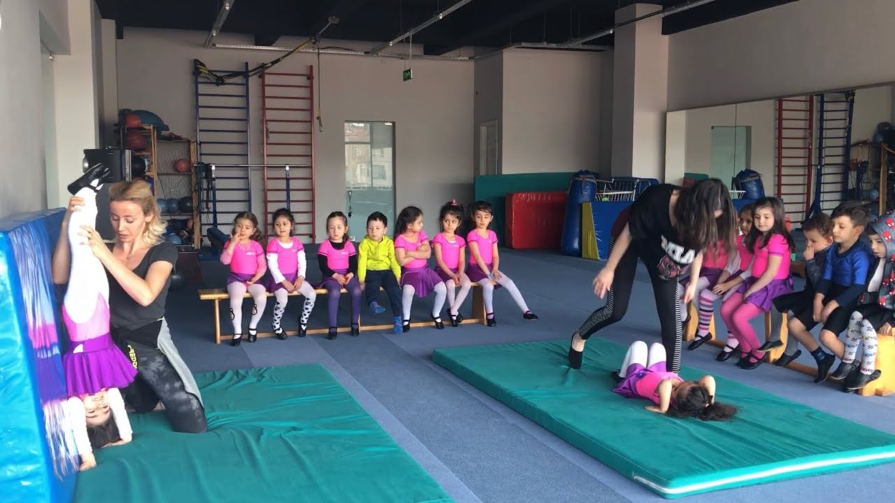 cimnastik - jimnastik çalışması Duvarda amut çalışması Gymnastics training for kids