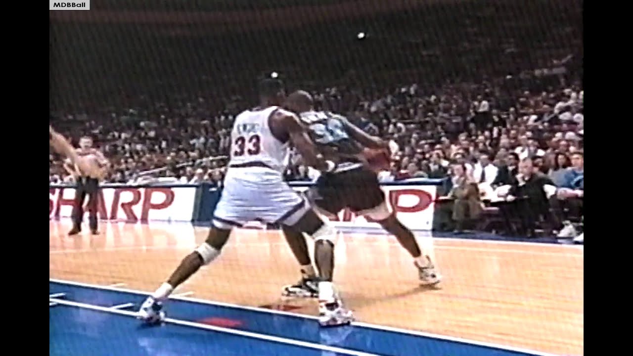 Patrick Ewing (37p/17r) Battles Shaq (23p/9r) - Magic @ Knicks March 1993