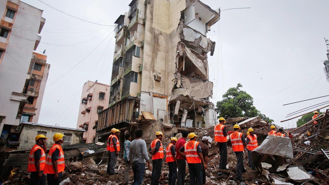 Mumbai Building Collapse  in Bhendi Bazar/ rescue operation underway