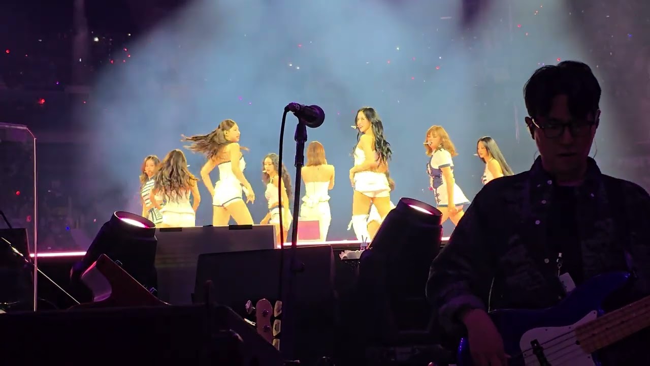 260109 4K TWICE (트와이스) Strategy | THIS IS FOR World Tour | Vancouver