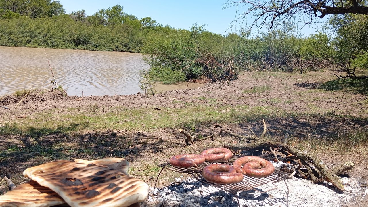 PESCA Y COCINA ~ PESCA DE TARUCHAS, BAGRES Y MÁS 🔥 TORTA ASADA Y CHORIPAN 