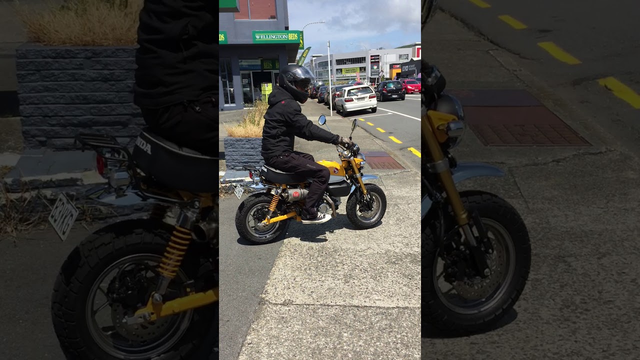 Honda Monkey 2019 riding off from its first service with a Yoshimura pipe installed