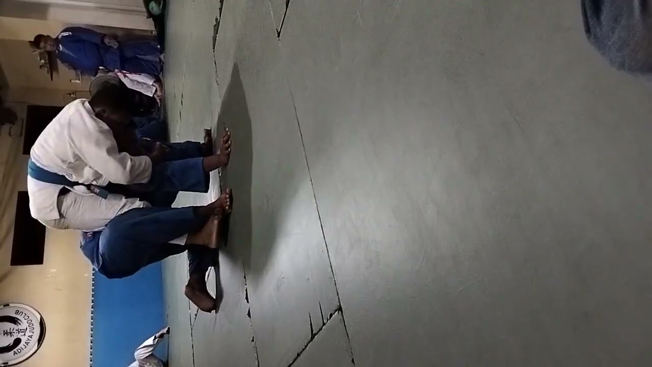 Kontrol lawan 130 kg  ? randori newaza #beladiri #kodokan #ijfjudo #newaza #mmafighter #selfdefense 