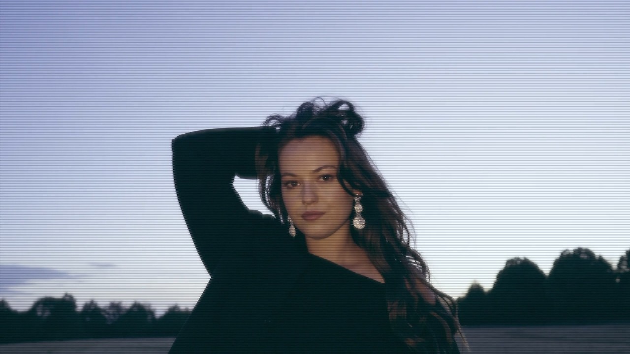 Bea - Ballet Pumps (Lyric Video)