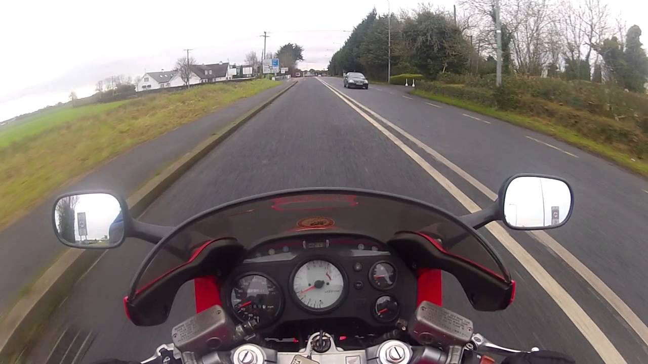 Honda VFR 750 Review